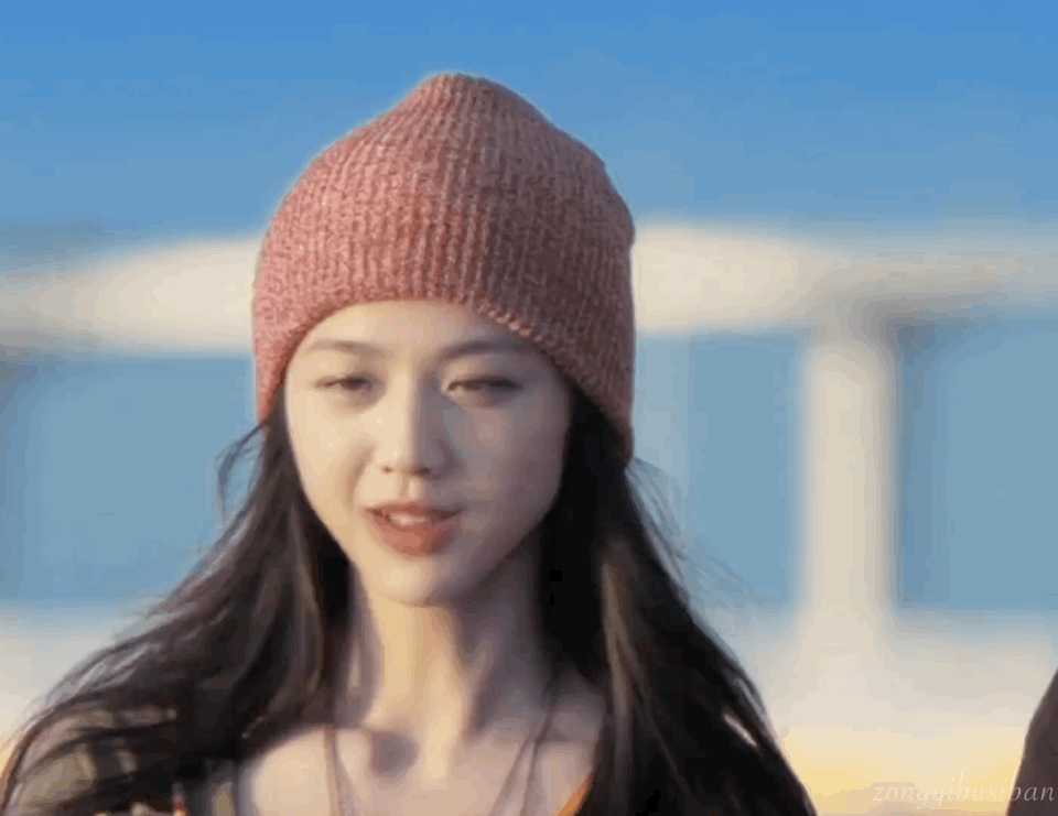 她真就是大美女，除了美貌，还有最重要的气质，隔着屏幕都能感受到的气质。

我心目