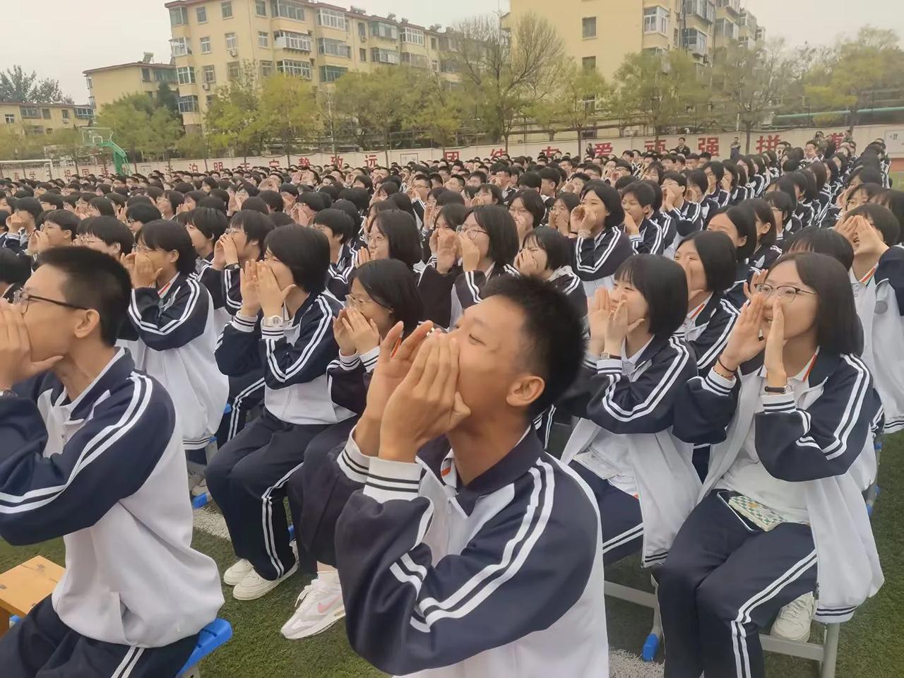 提高教学质量“六策略”
 
教育质量的提升乃是学校与教师共同肩负的神圣使命。
正