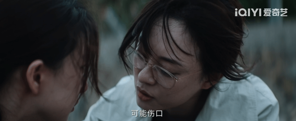 看完危险关系连夜审问闺蜜剧集危险关系 危险关系看得人头皮发麻，立刻对闺蜜进行灵魂