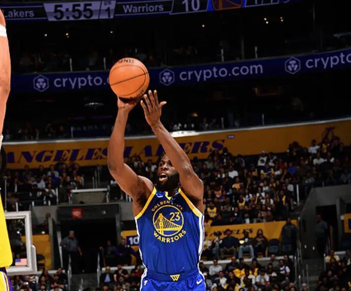 说个笑话，勇士上半场三分27中5、命中率仅18.5%，但仍然领先湖人1分湖勇大战