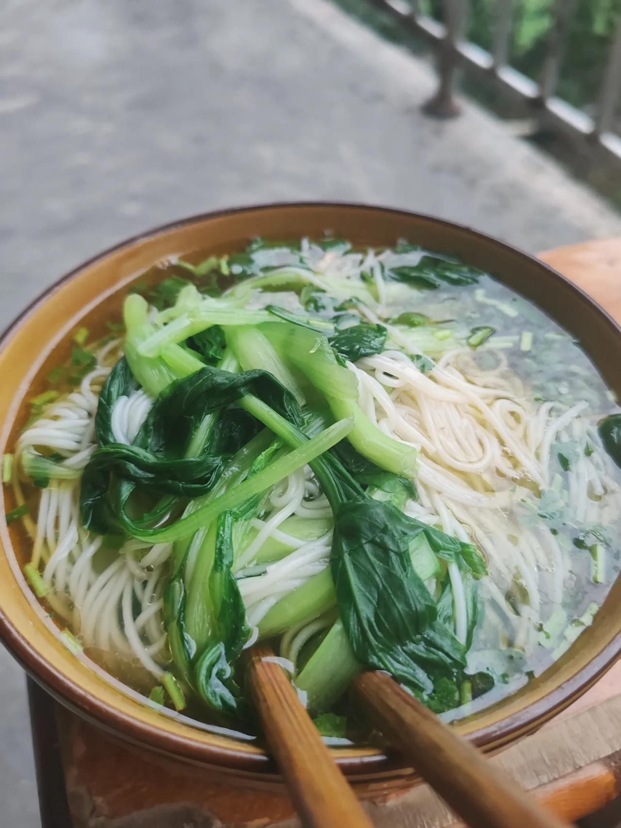 晒图笔记大赛因为简单所以美味，就像生活没得乱七八糟的关系无复杂的圈子，保持的就是