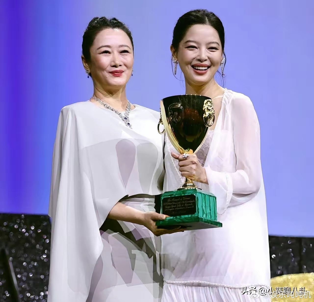 谁也没有想到！内娱80后女演员最先拿到国际电影大奖的不是杨幂！不是赵丽颖！不是刘