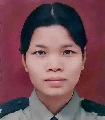 向缉毒英雄严婷致敬！严婷的照片被公开，这意味着她已经没有直系亲属。严婷在被丧心病