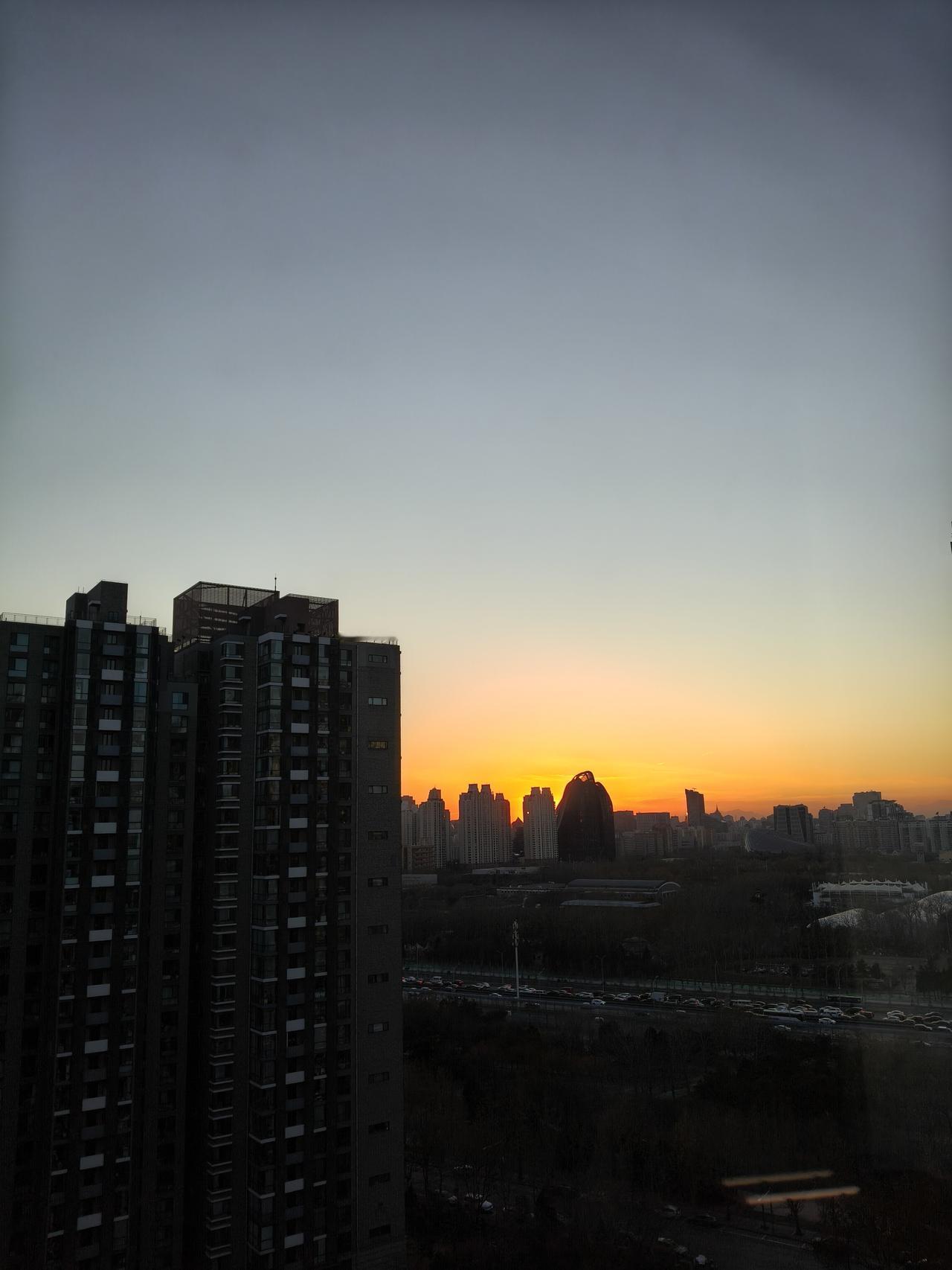 2025年最后一天的落日