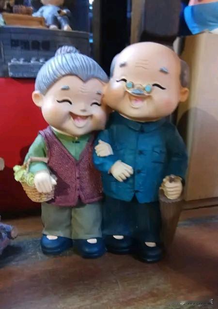 汉语口语里面的“老”，究竟是指年龄大还是指尊称或爱称
 
生活里我们张口闭口都带