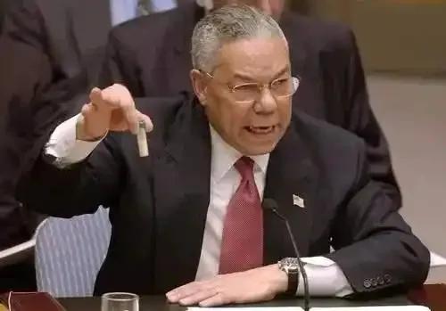 美国的霸道又提升了一个等级！
2003年，美国要打伊拉克，美国前国务卿鲍威尔还在