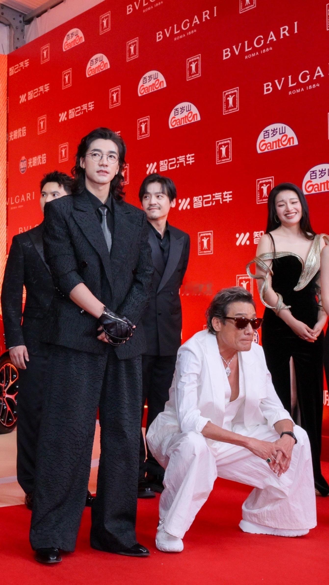 《捕风追影》剧组有点太出片了 ​​​