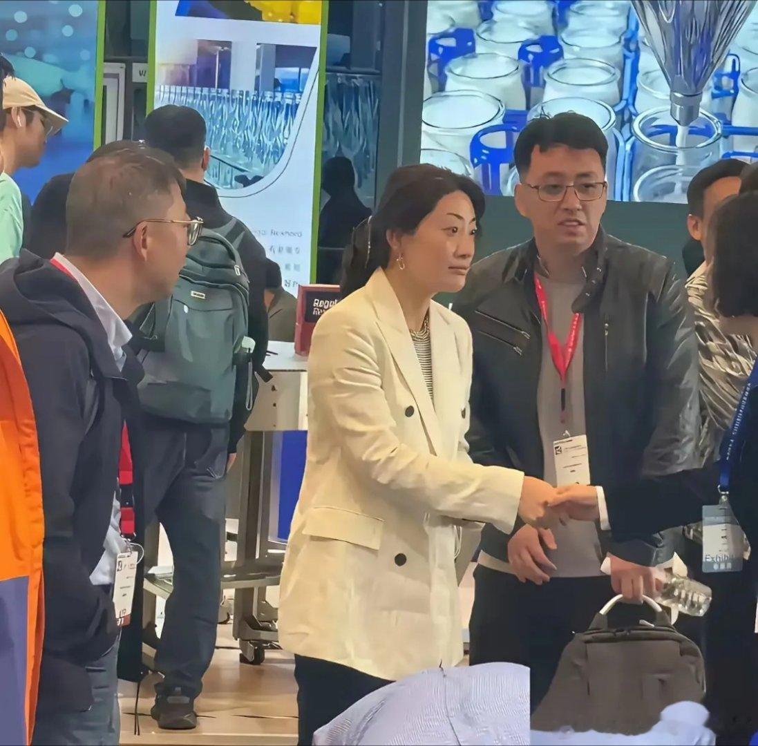 宗馥莉已经是百亿富婆了，钱多到几辈子都用不完，为什么偏偏不放过那18亿美元信托呢