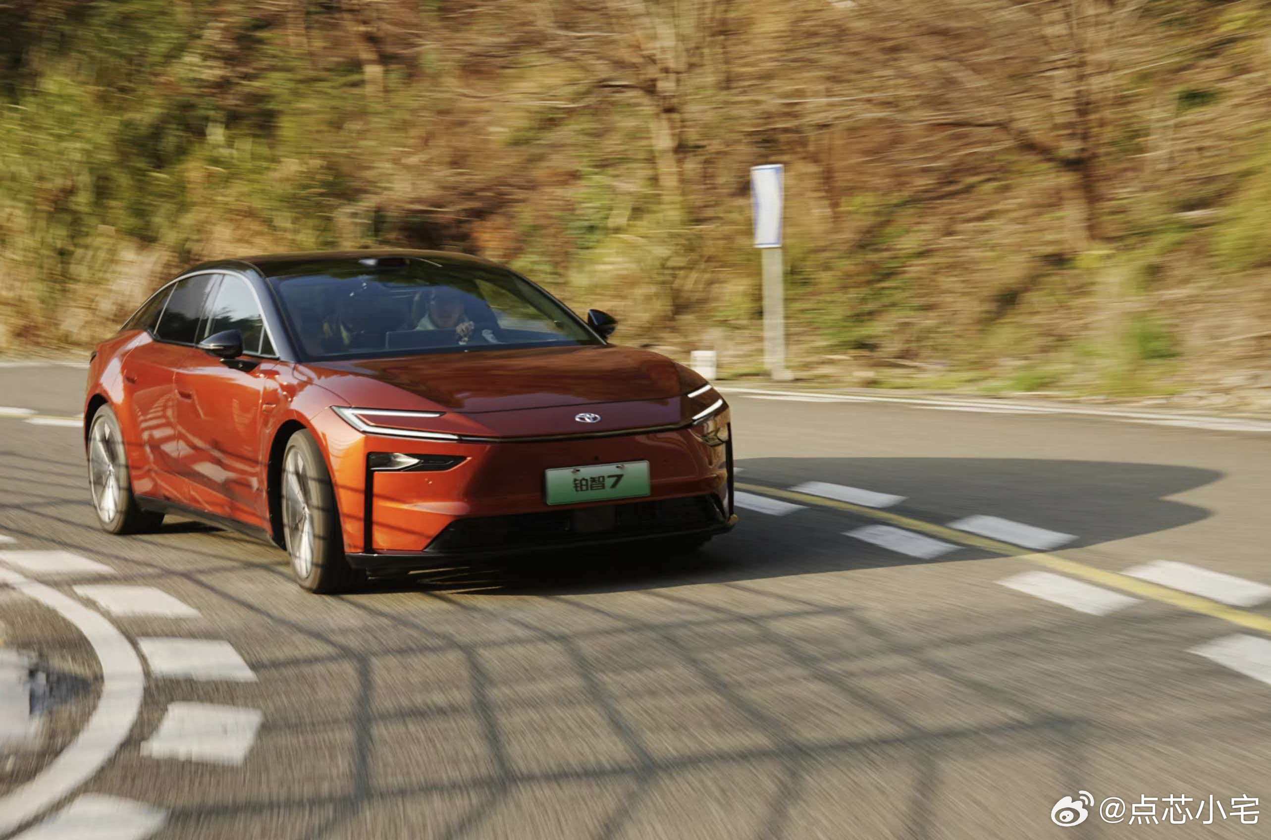 铂智7还没正式上市，就先被科技圈业内人士提前测了一把。智能驾驶公司Momenta