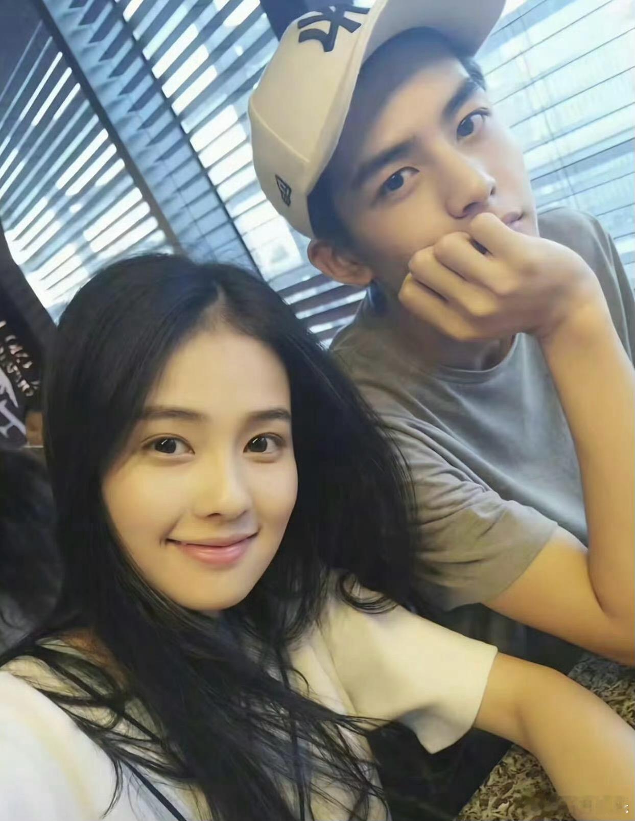 白鹿宋威龙早期旧照 白鹿宋威龙早期旧照🈶当年青涩的姐弟俩现在是手握破万剧的大明