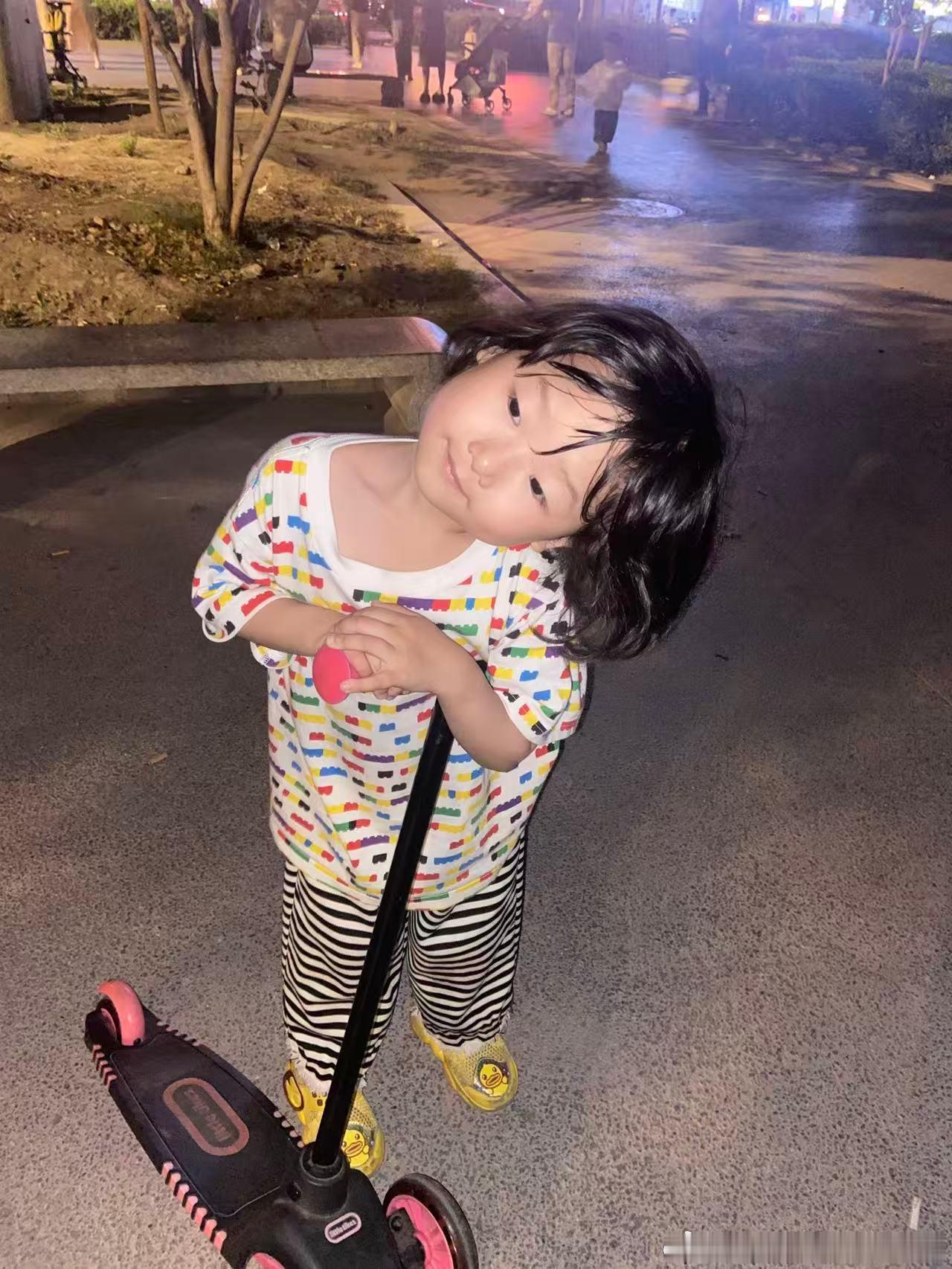 主打一个姐妹情深，娘儿仨一个阵营