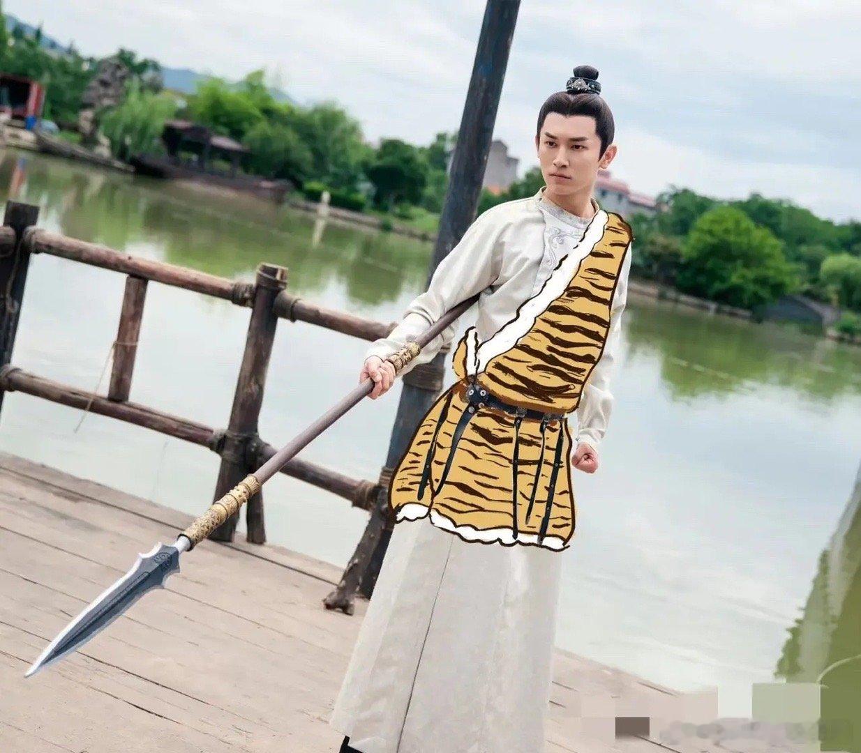 《唐朝诡事录之西行》感觉小卢的面相和肤色都很像仙剑三里徐长卿的师弟常胤，两个人都