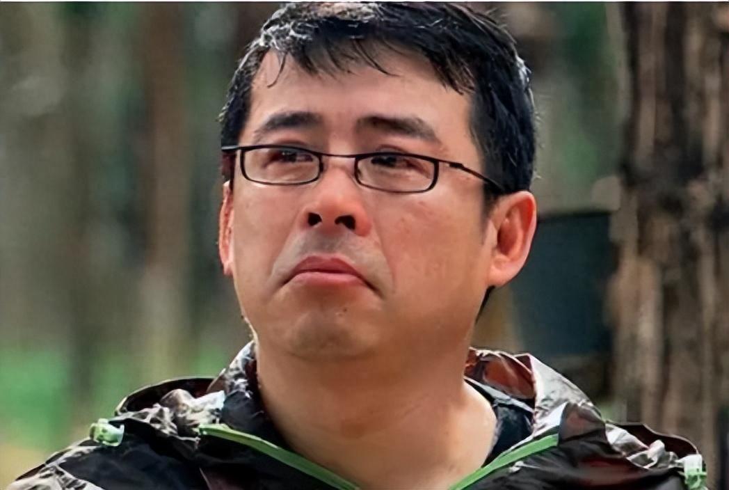 “中国就该向全世界鞠躬，说句‘对不起’！”四年前公开叫嚣这句话的央视主持人阿丘，