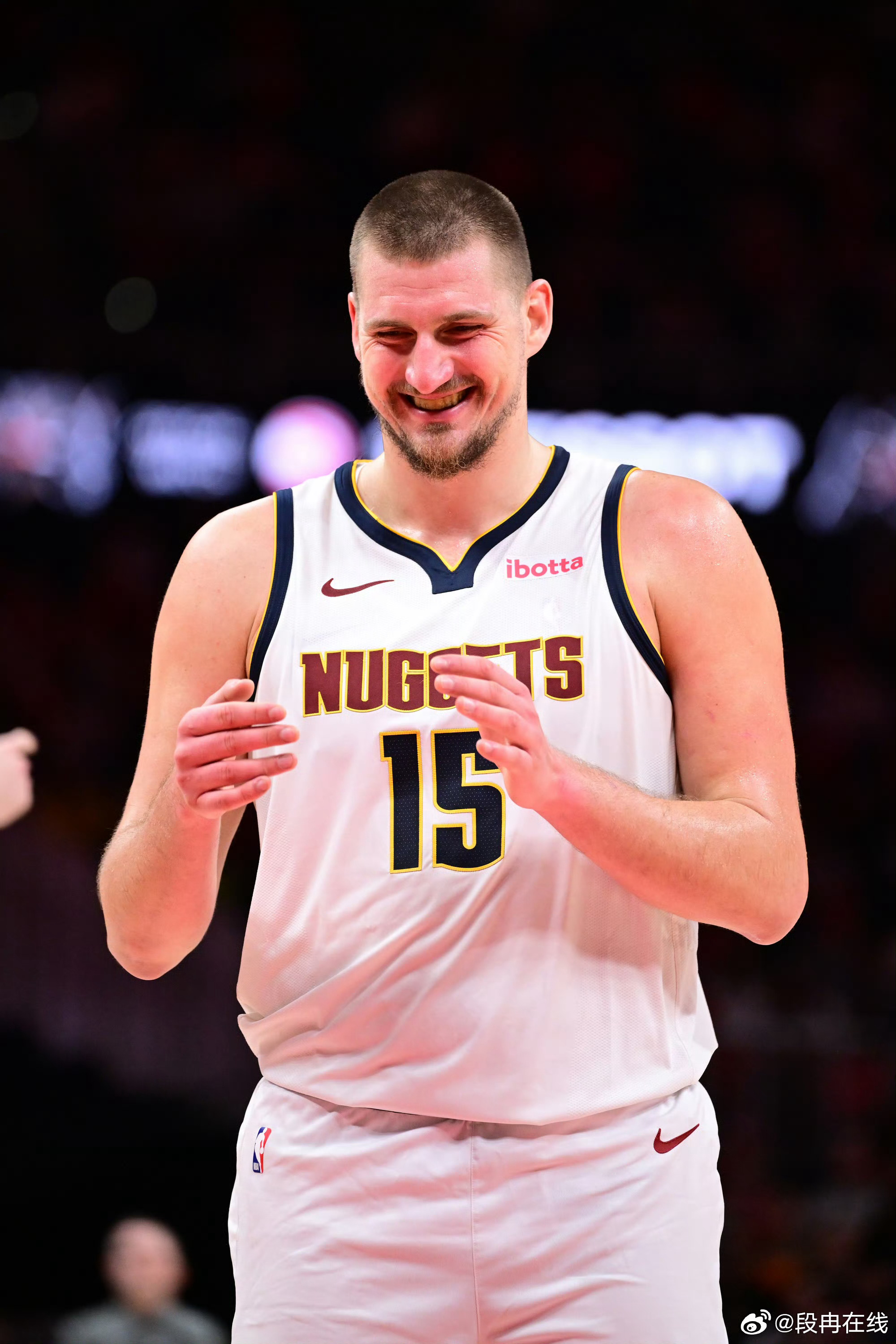 约基奇已经恢复场上训练，有望在本月回归。不过，好在以沃特森为代表的掘金替补们比较