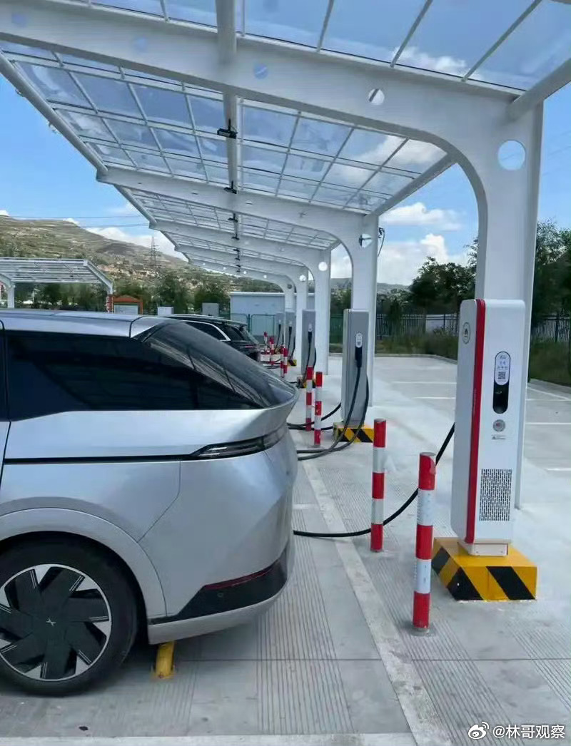 车还能用电池先老了电车“车电不同寿”的焦虑，本质是资产价值的错配。车身耐造但电池