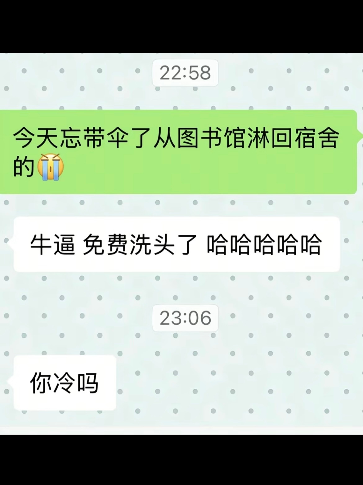 军师骂了十分钟给出了标准答案军师不语，只是一味抢手机中军事：你不准背着我偷偷和你