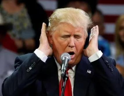 一夜醒来，特朗普又连发三文！
特朗普的表态向来极具争议性，时常抛出一些脱离客观现