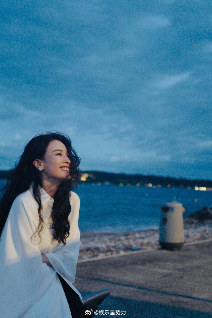 舒淇官宣代言小米汽车 全网盼了两年的联动终于来了！今晚19点发布会准时开启，已经