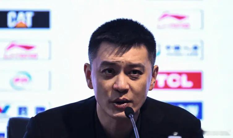 杨鸣表示：“下一场比赛可能在比赛当中更多的国内球员去承担责任，下一场比赛可能就只