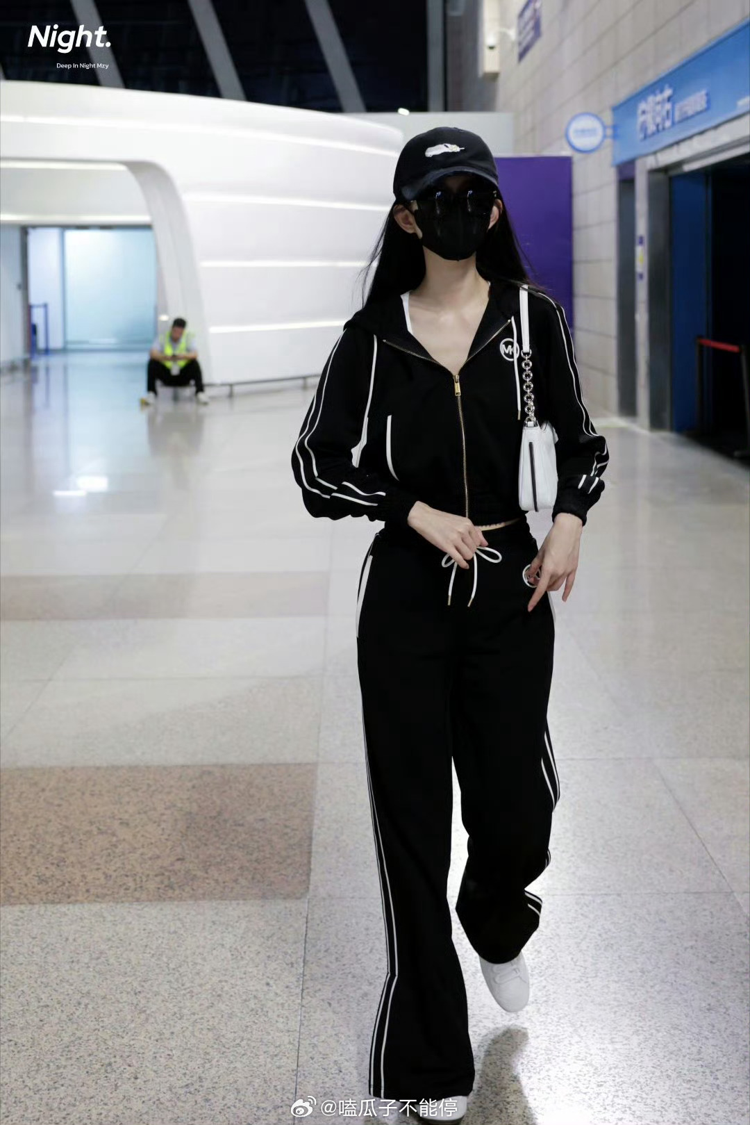 孟子义今天路透，好瘦好美，行走的衣架子