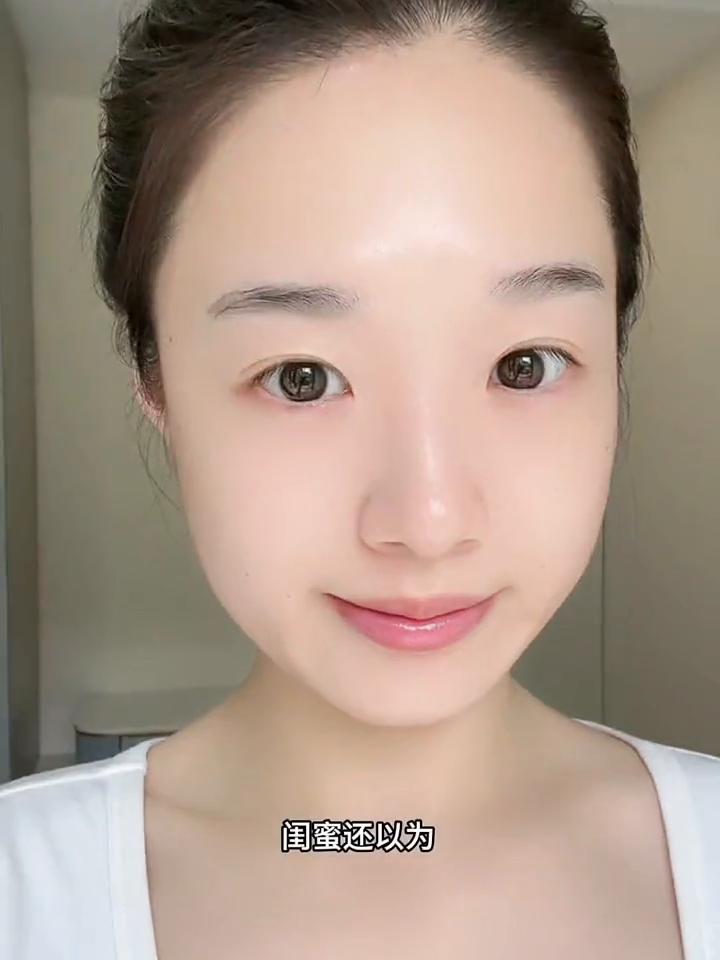 原来每天按泪沟真的能把泪沟按平。张予曦从深深的泪沟到现在眼下平整了很多。如果你也