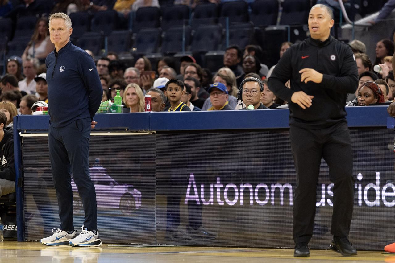 NBA联盟主教练薪酬第一人——金州勇士主帅科尔：年薪1750万美元。
热火主教练