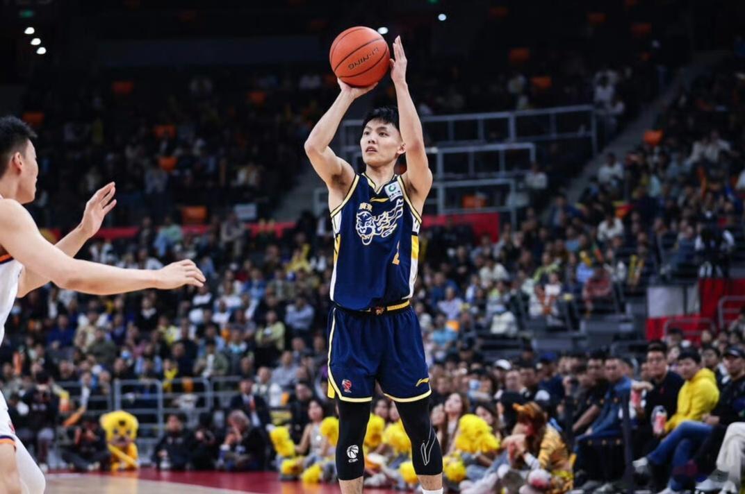 CBA各大奖项候选名单出炉，广东队共有4人上榜，看了下感觉只有奎因能争一争荣誉了