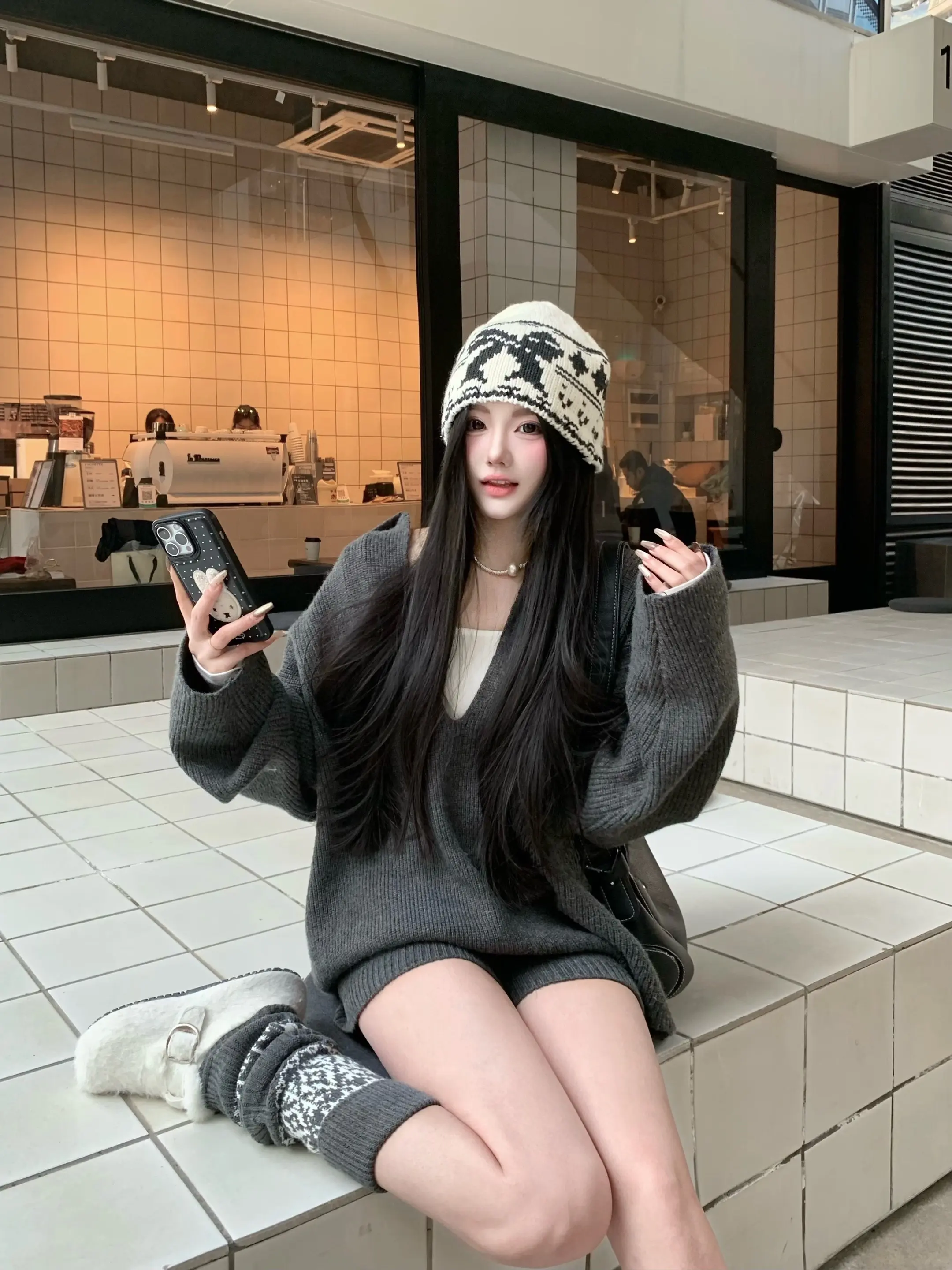 📰⊹𓏴 𝑮𝒓𝒆𝒚.存一些探店拍照姿势吧