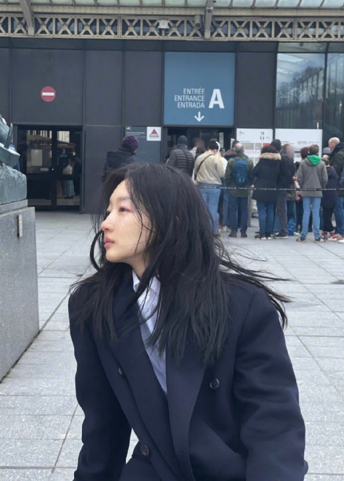 周冬雨 别让影后干这个 周冬雨现在有种内娱少有的清透感和松弛感，私服也是以舒适为