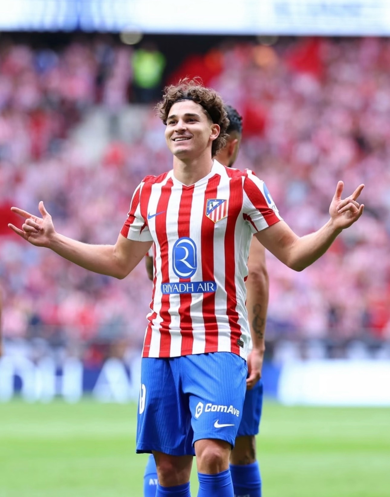 巴萨密切关注阿尔瓦雷斯 锁定莱万最佳接班人看到球队将马竞前锋阿尔瓦雷斯列为莱万头