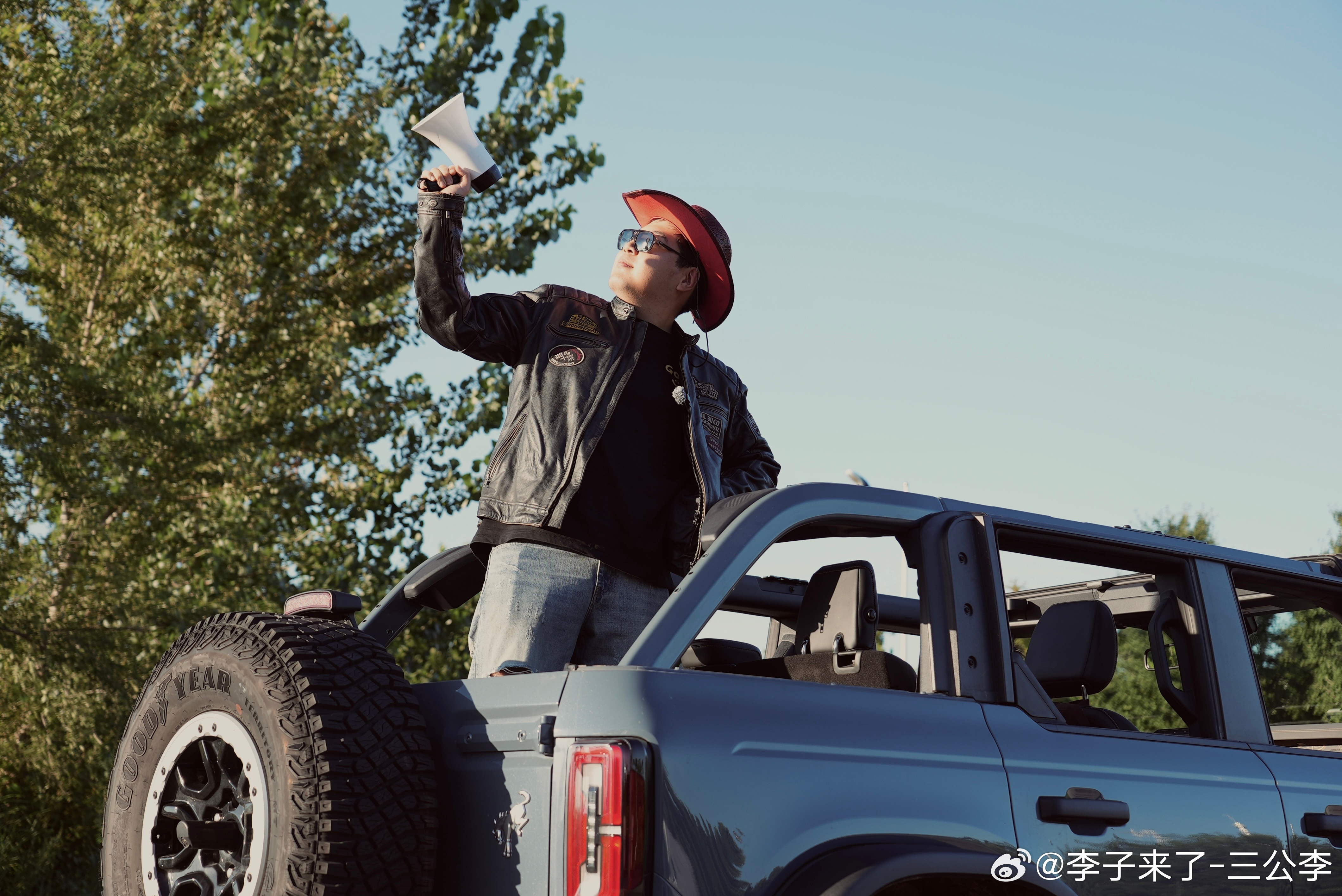 整两张帅的这造型能找到对象不？福特烈马骚话连编 ​​​