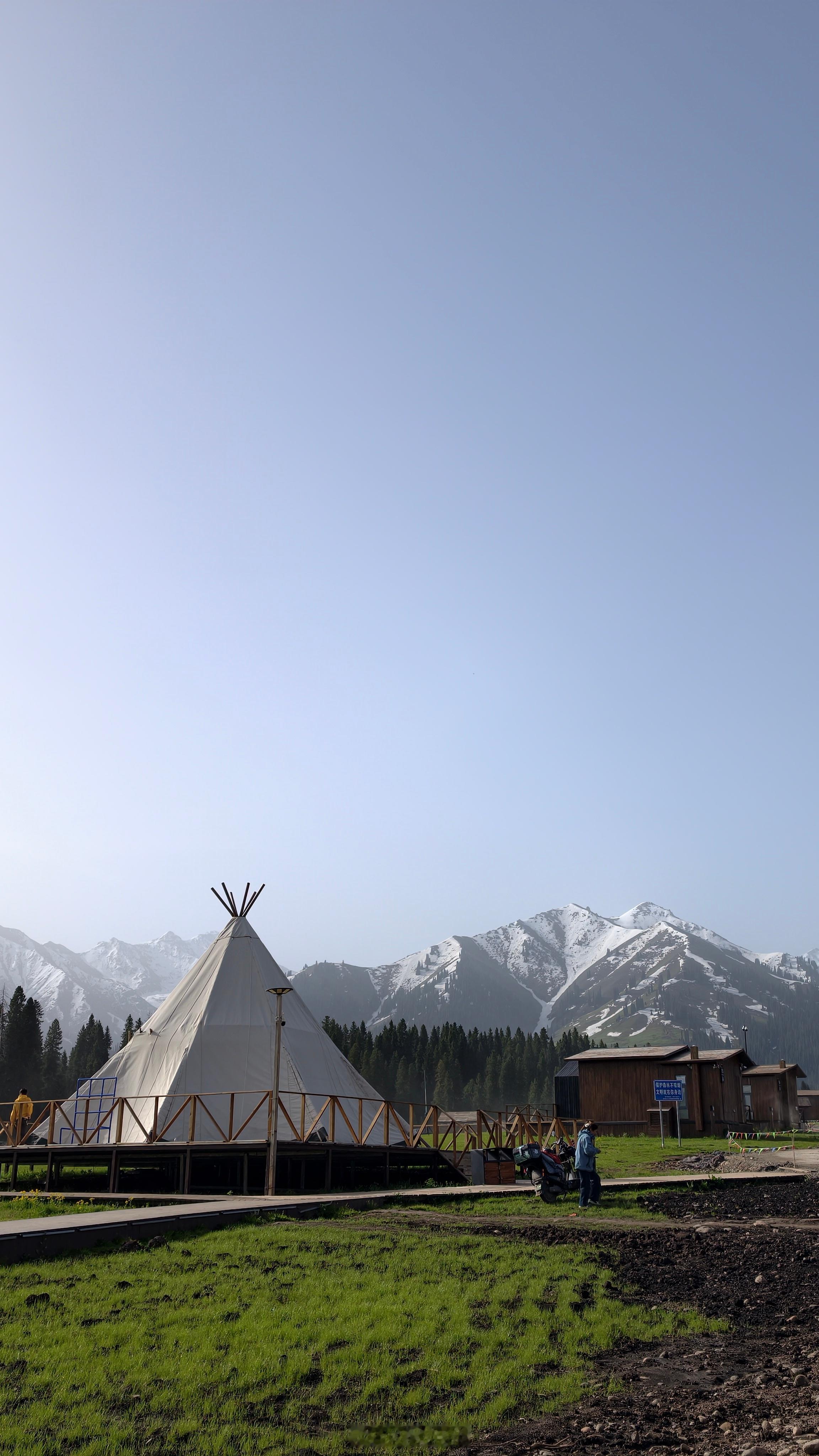 新疆旅行伊犁 5月住在库尔德宁，眼睛到了天堂。 