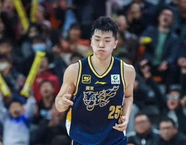 广东宏远“盲盒男孩”张皓嘉：三场季前赛，他到底开出了什么？