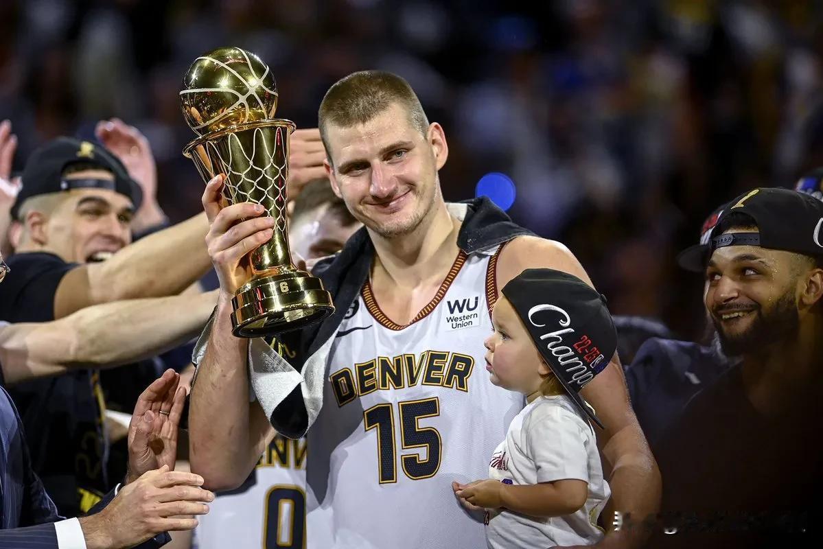 最近 10 名 NBA 冠军：

2024年： 凯尔特人-杰伦布朗
2023 年