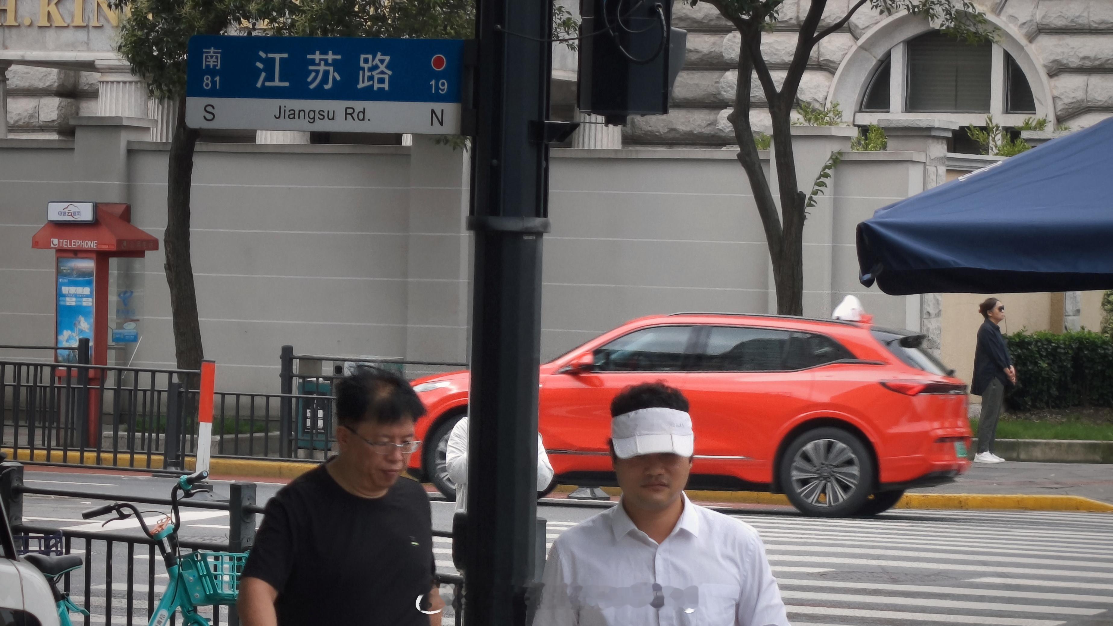 稀有车实拍 上海私人出租一直在发力 