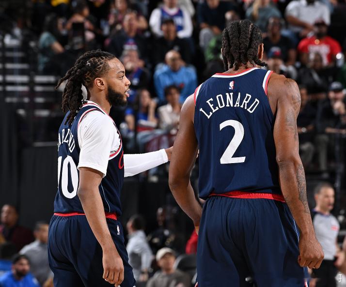 快船明日与开拓者迎来卡位关键战役，伦纳德和加兰目前都不在伤病名单，预计可以出战。