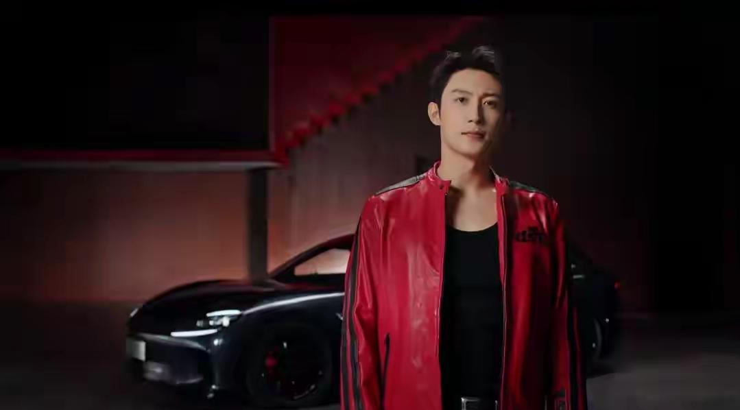 “好车，就得让人敢踩油门、入弯精准，路感清晰，毫不费力。”身为启境汽车全球品牌代