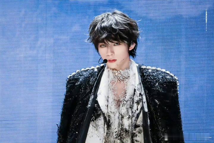 橹穆双人舞台橹穆《来自天堂的魔鬼》双人舞台完成度超高✅ 王橹杰低音沉稳有磁性，穆