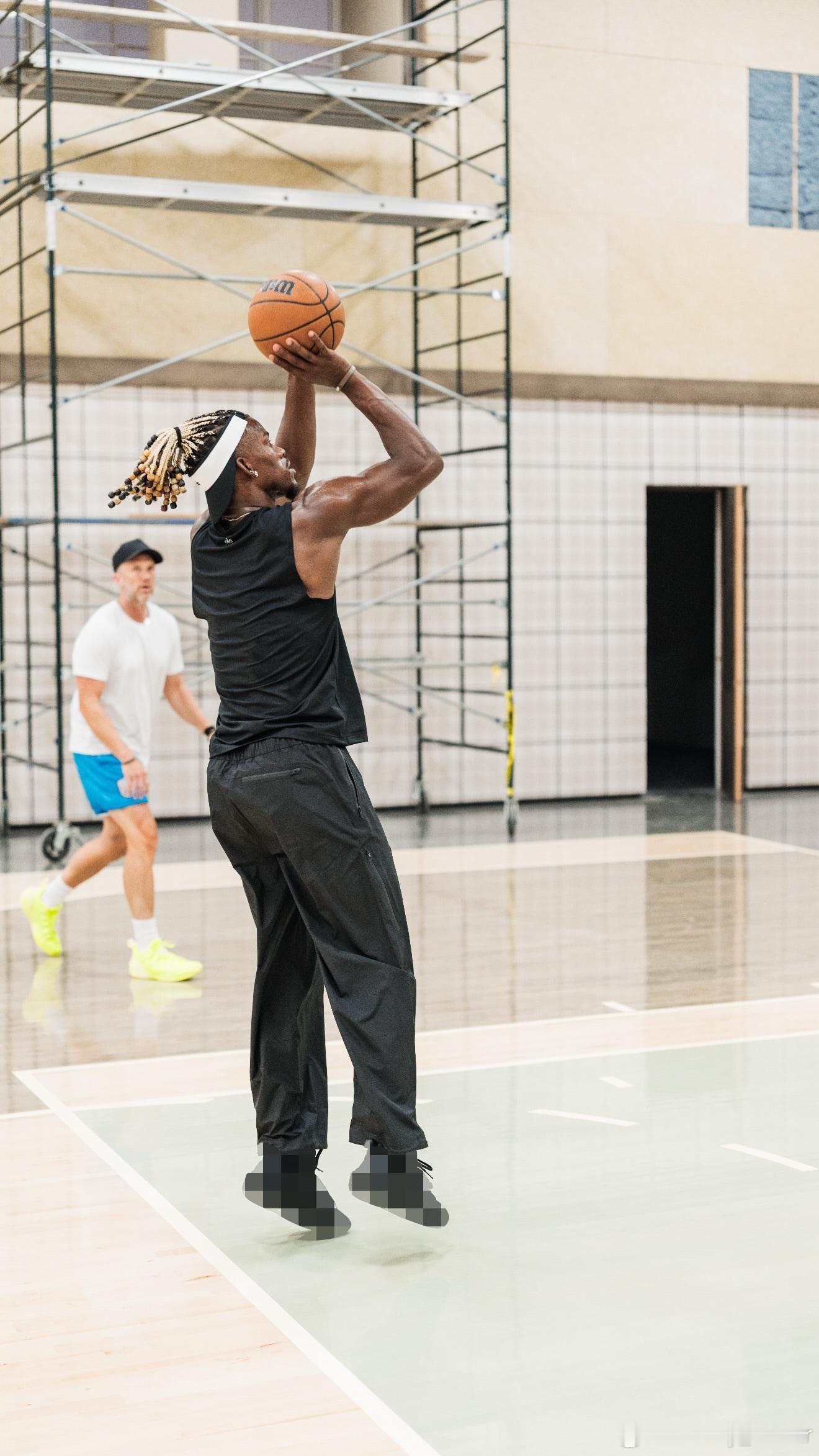Swoosh💨🎯Who's getting buckets today?吉米