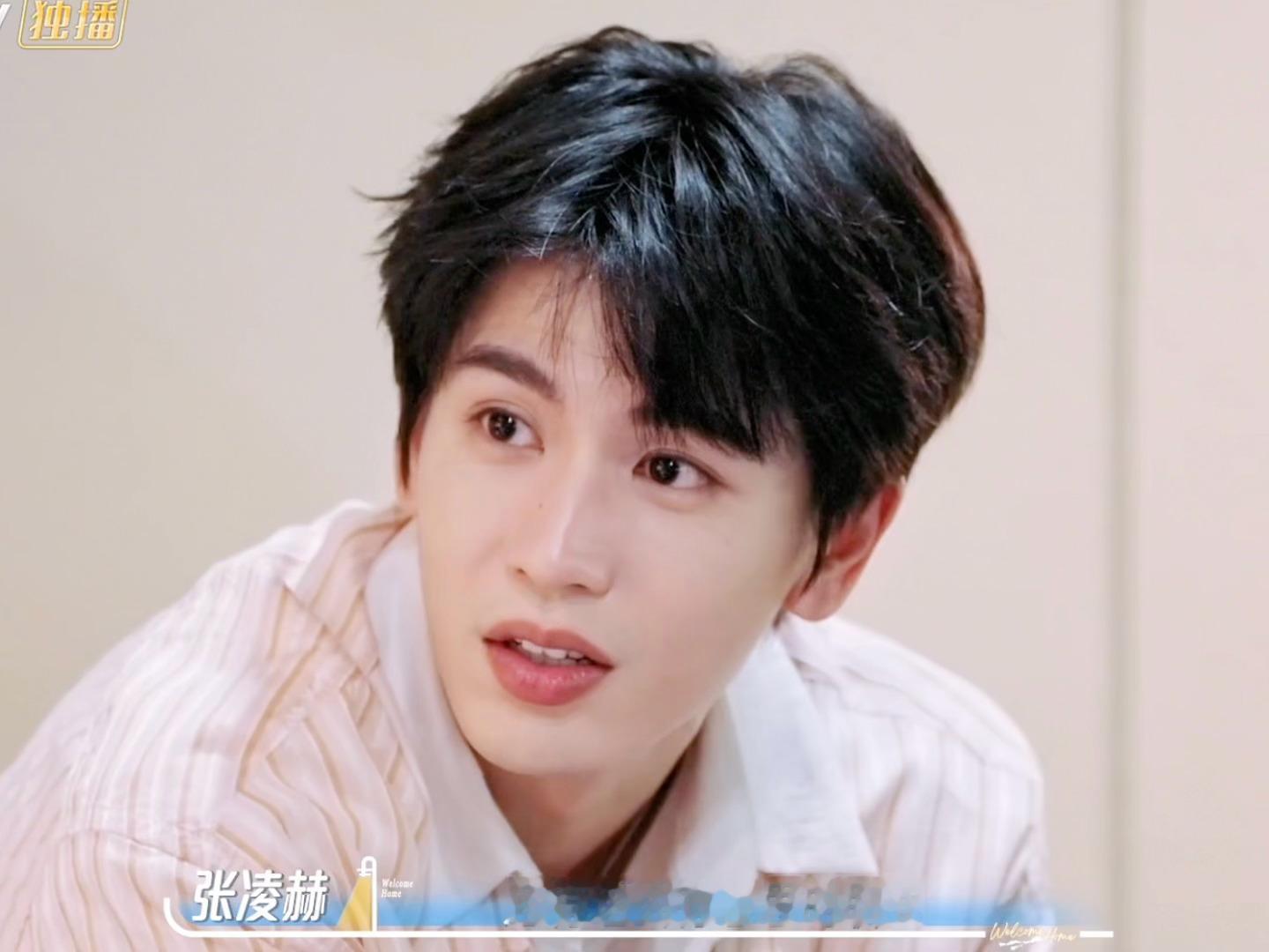 就像赫赫说，听到“王工”在介绍自己做的工作的时候他眼睛里是有光的，凌赫在说演员是