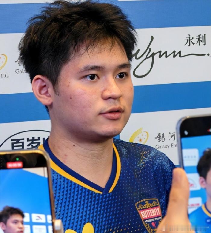 太惊险！林诗栋0-2落后连扳四局逆转
北京时间11月12日，全运会男单1/8决赛