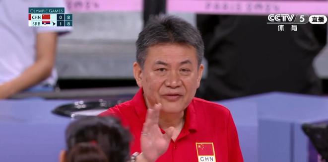 快讯：中国女排激战四局，最终以3比1力克塞尔维亚，以小组头名挺进八强！
赛场上，