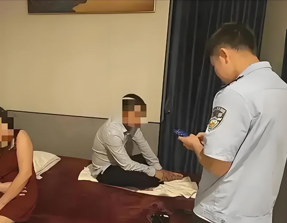 山东泰安，一男子通过聊天软件与女子取得联系，双方以200元价格，约定到某酒店房间