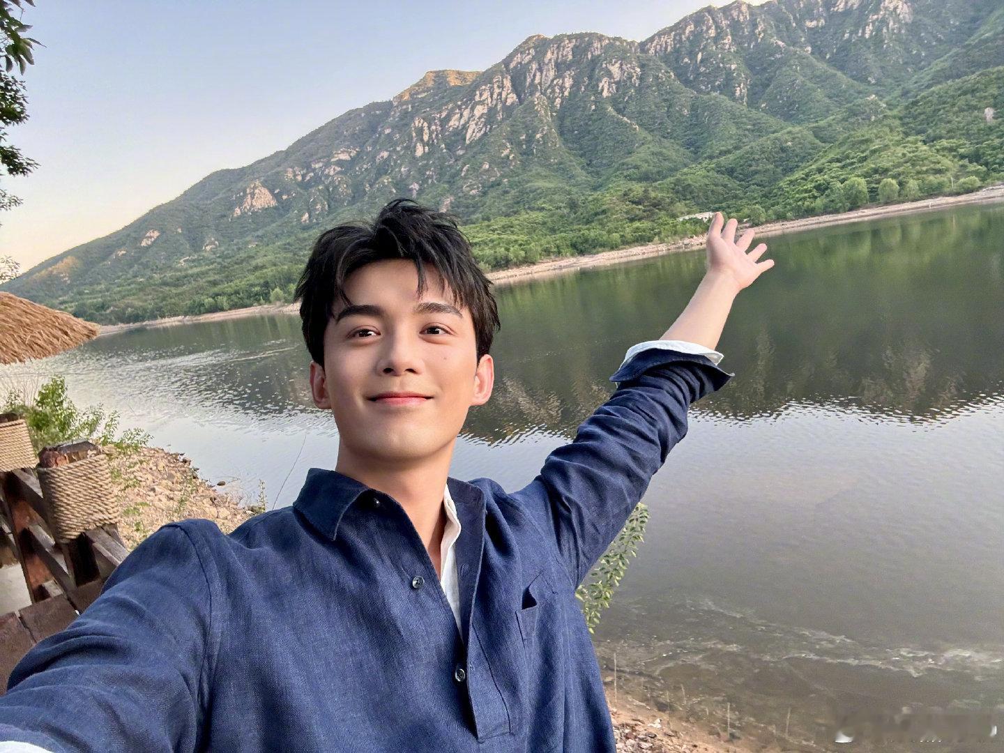 吴磊把超跑开上了红毯 有一种帅气叫“自带引擎”！吴磊坐超跑亮相，但这扑面而来的清