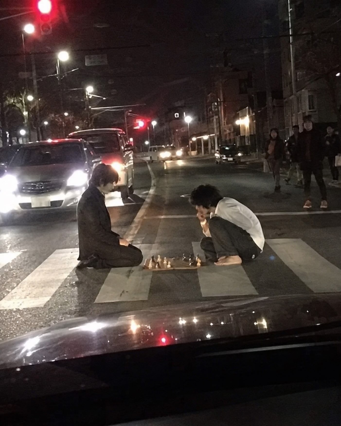 前面到底发生了什么事😨 