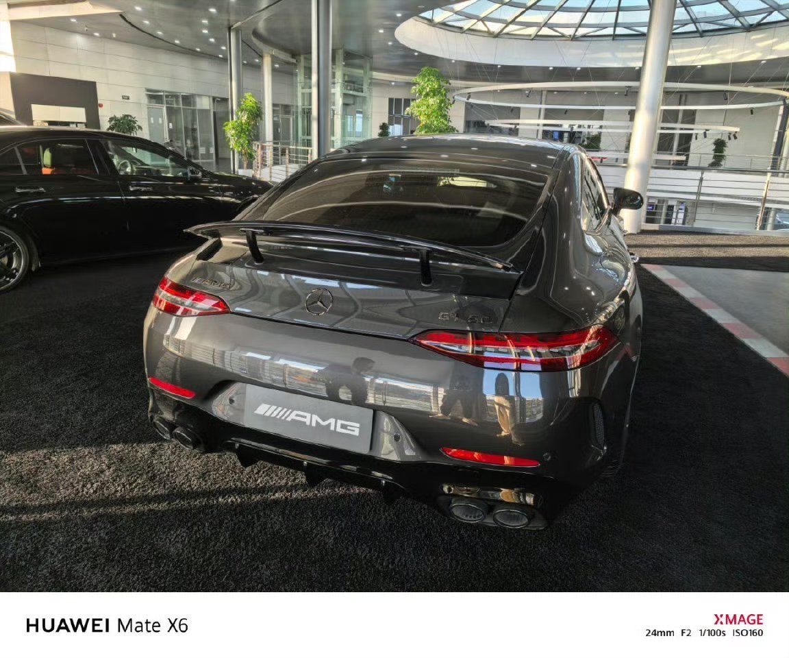 奔驰140年有的人爱奔驰是假的，只会嘴巴说喜欢我爱奔驰的是真真的，218和257