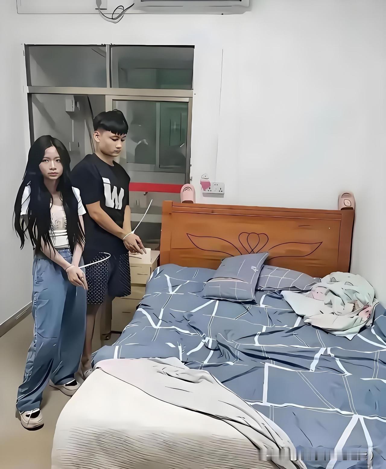 刚认识的第一天，连对方名字都还没问清楚，就头脑发热逾越了底线。

上周朋友小宇跟