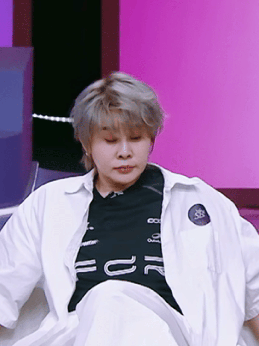 王WM濛王濛 谁知道这个王萌萌的表情是在干啥？ 