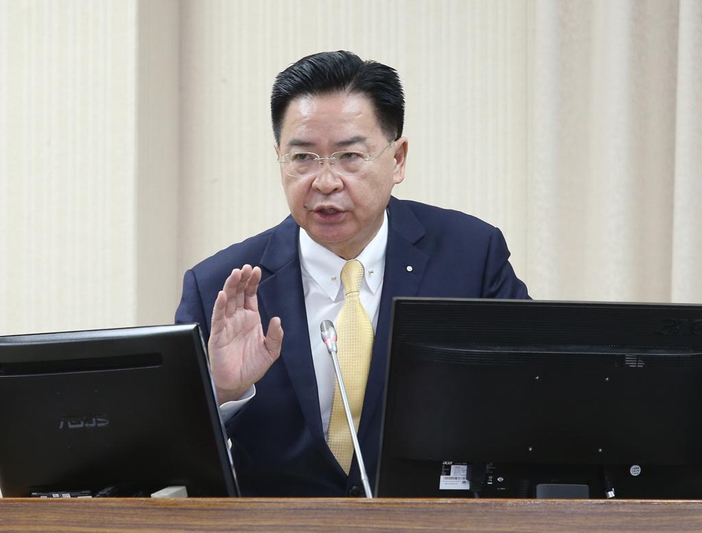 台“断交部长”吴钊燮的反应来了：“气炸了”！南太岛国瑙鲁今日无预警与台“断交”，