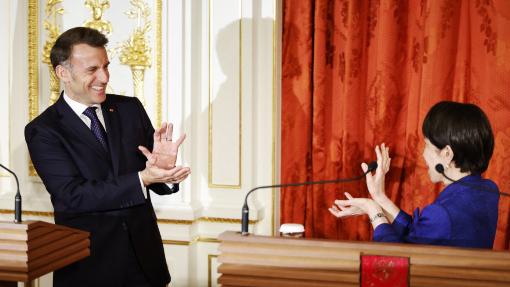 马克龙这条“变色龙”与高市早苗竟然在东京签署共同声明确认“台海和平稳定重要性”。